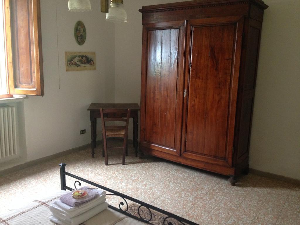Podere Di Valli Santa Maria a Monte Habitación foto